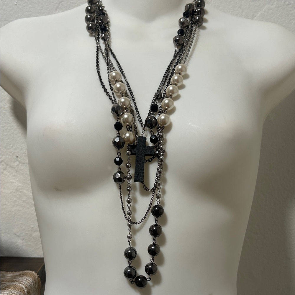 Elegant Black and White Beaded Necklace
